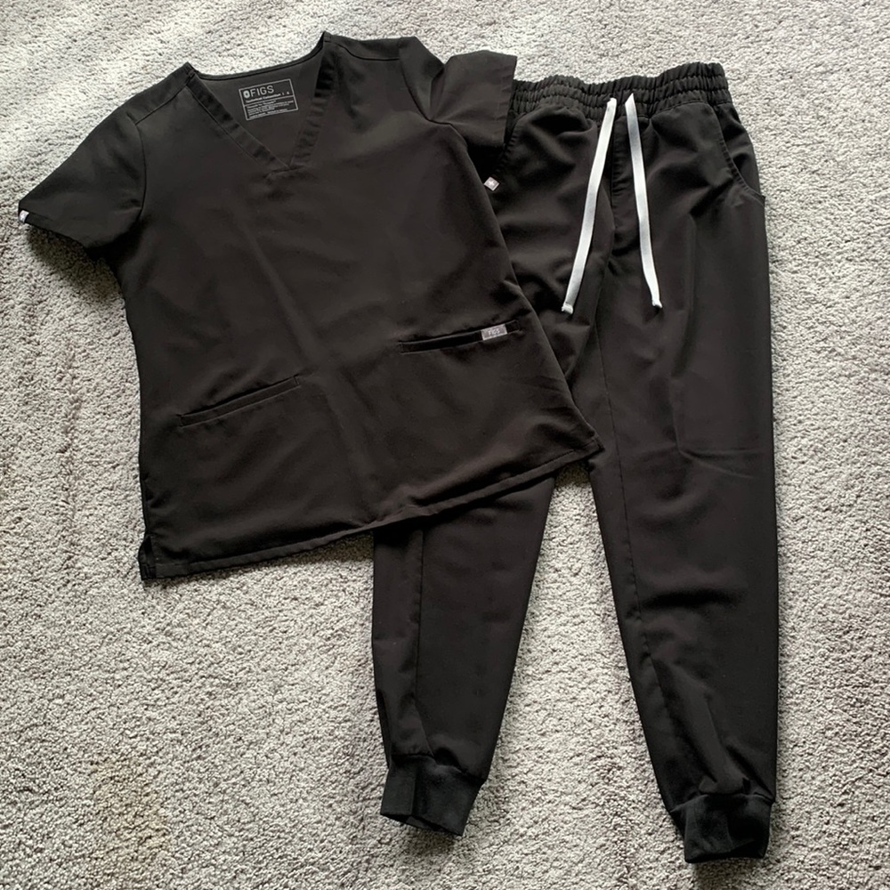 FIGS scrubs. Black
